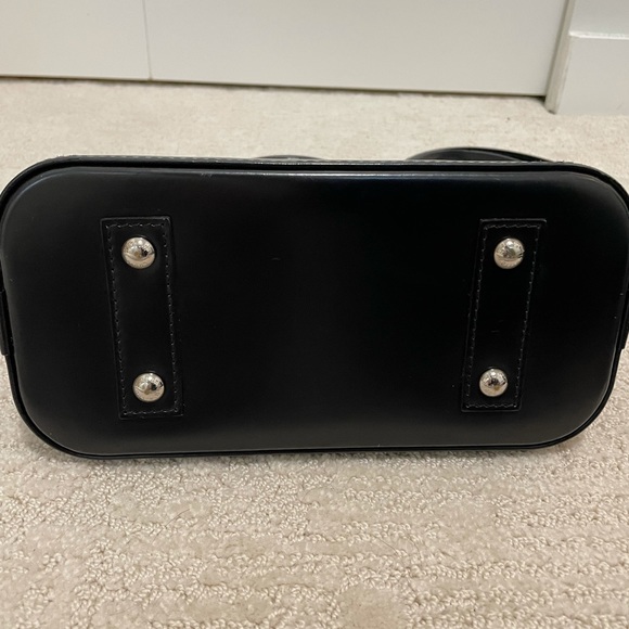 Louis Vuitton Alma BB in Epi leather black - Picture 4 of 8